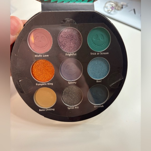 Nightmare before Christmas eyeshadow palette - Picture 4 of 6